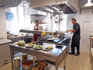 in cucina - Ristorante L'Inedito Vigin Mudest - Alba (CN)